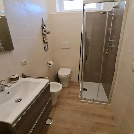 Domus Lidia - Non Fumatori * ローマ